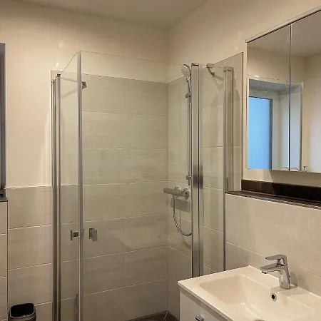 Prinzessin Aphrodite - Zimmerprinzen * Oldenburg